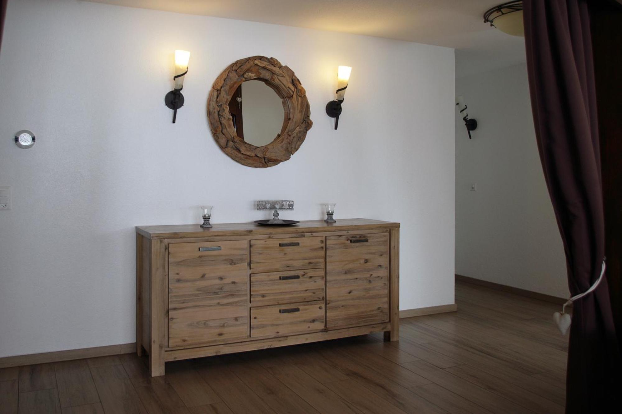 Baron / Baronesse Apartments Leukerbad Room photo