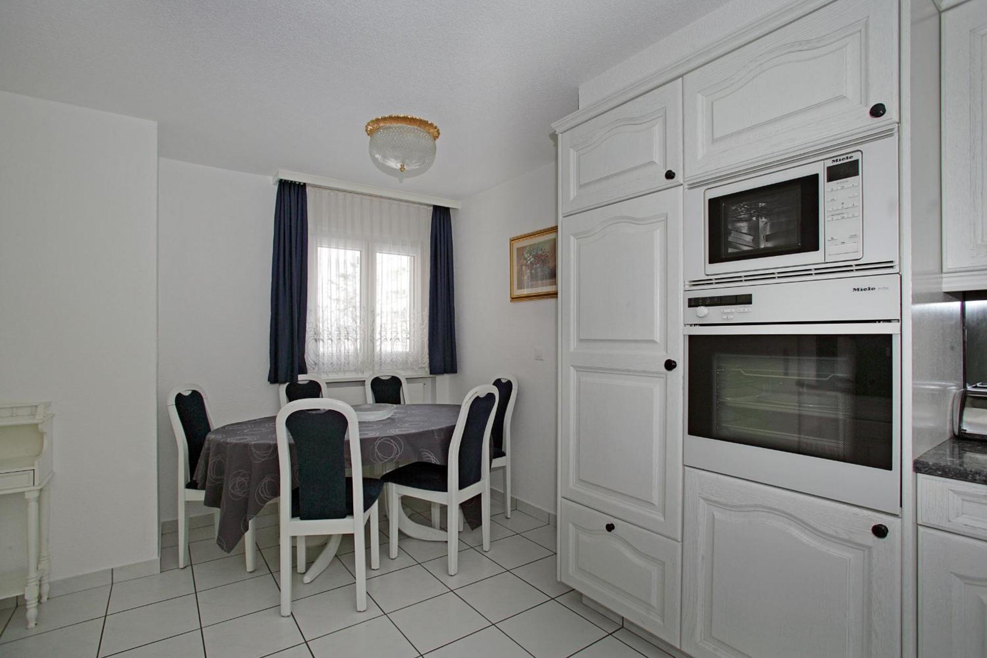 Baron / Baronesse Apartments Leukerbad Room photo