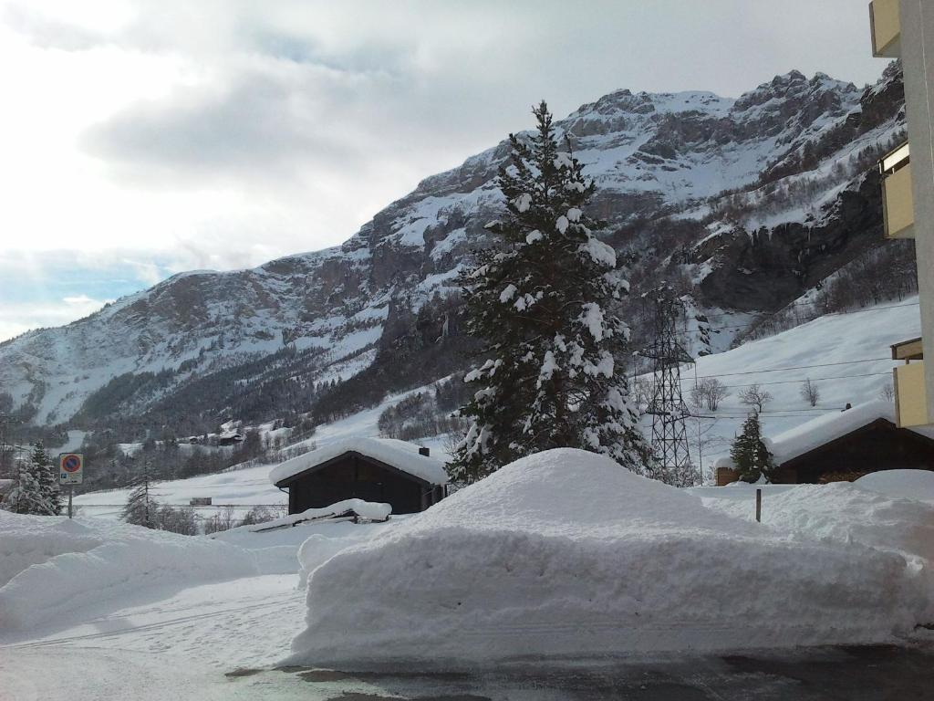 Baron / Baronesse Apartments Leukerbad Exterior photo
